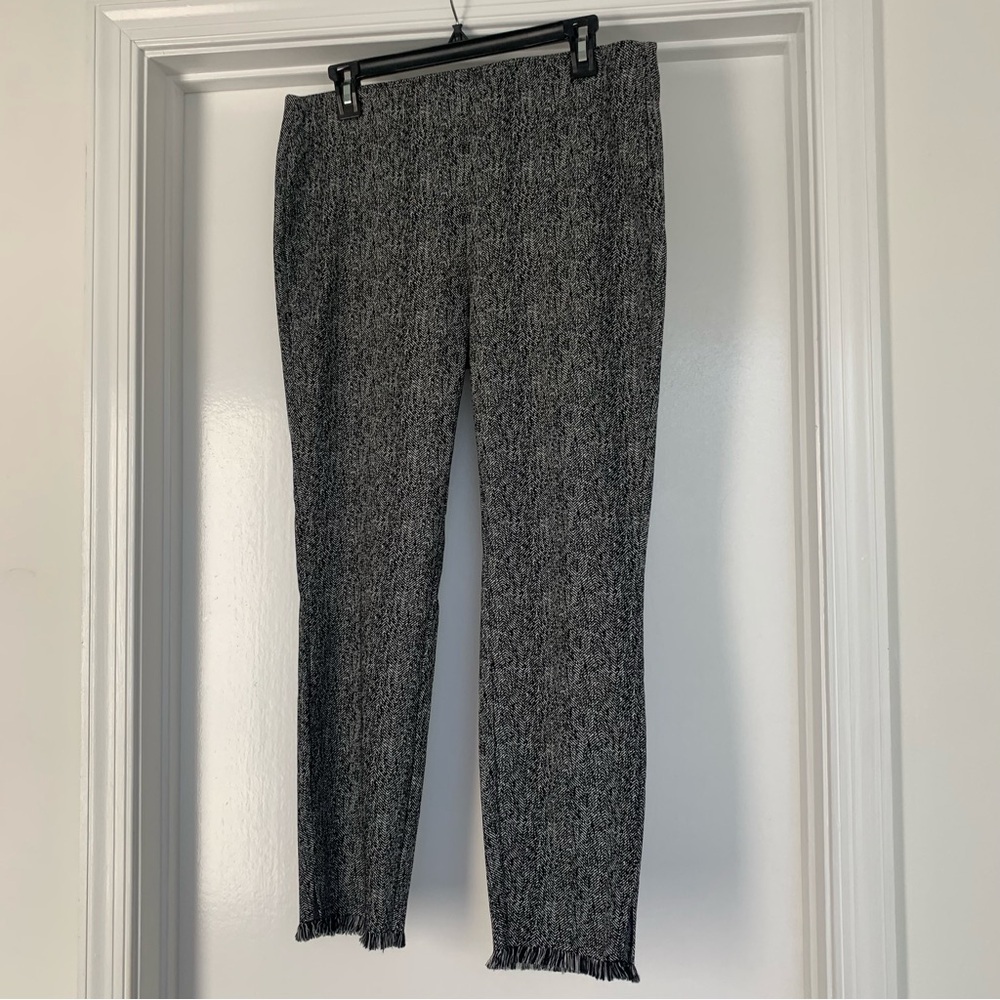 Luxurious Patterned Capris - image 4